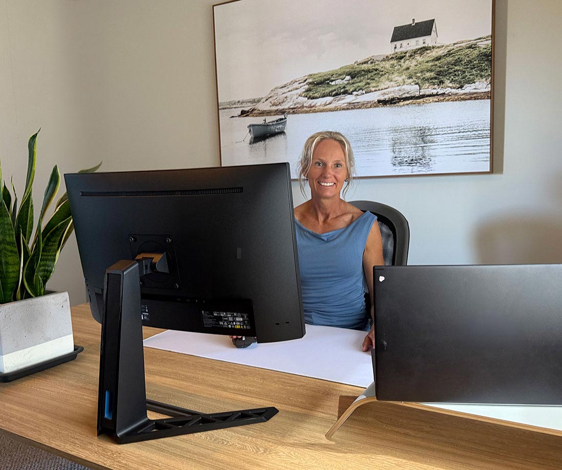 Online personal fitness coach for women Michelle